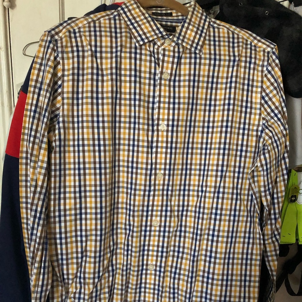 Banana Republic Men’s Check Yellow/Brown Shirt Size Medium Non Iron Camden fit.